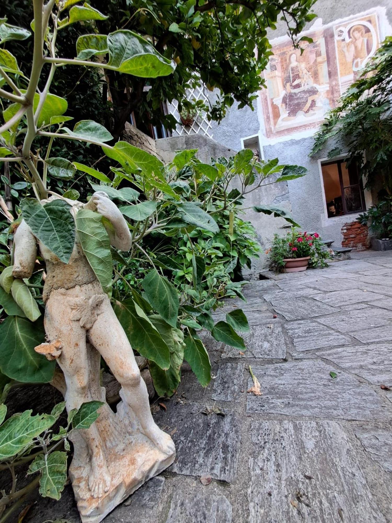 مبيت وإفطار Castelveccana Nonna Anita المظهر الخارجي الصورة